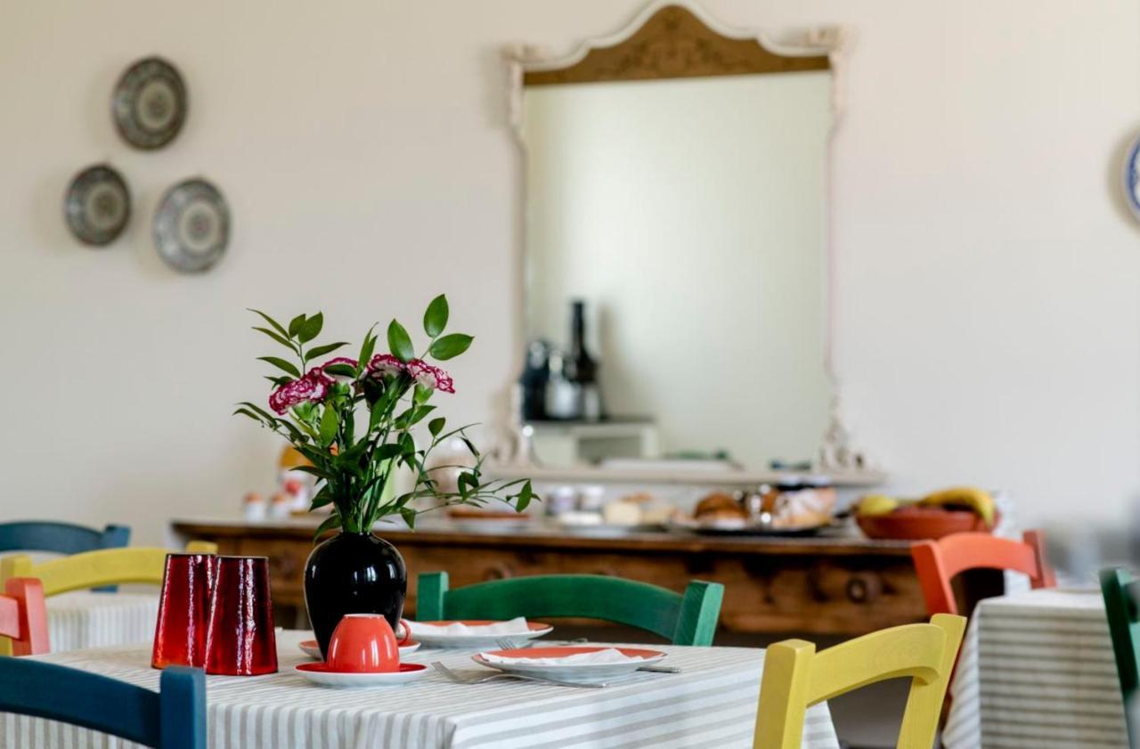 Le Vecchie Persiane - Bed&Breakfast Diano dʼAlba Exterior foto