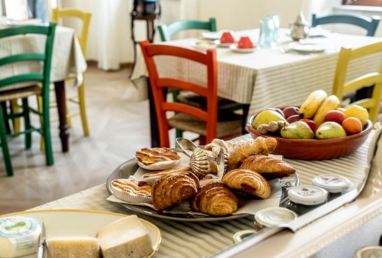 Le Vecchie Persiane - Bed&Breakfast Diano dʼAlba Exterior foto