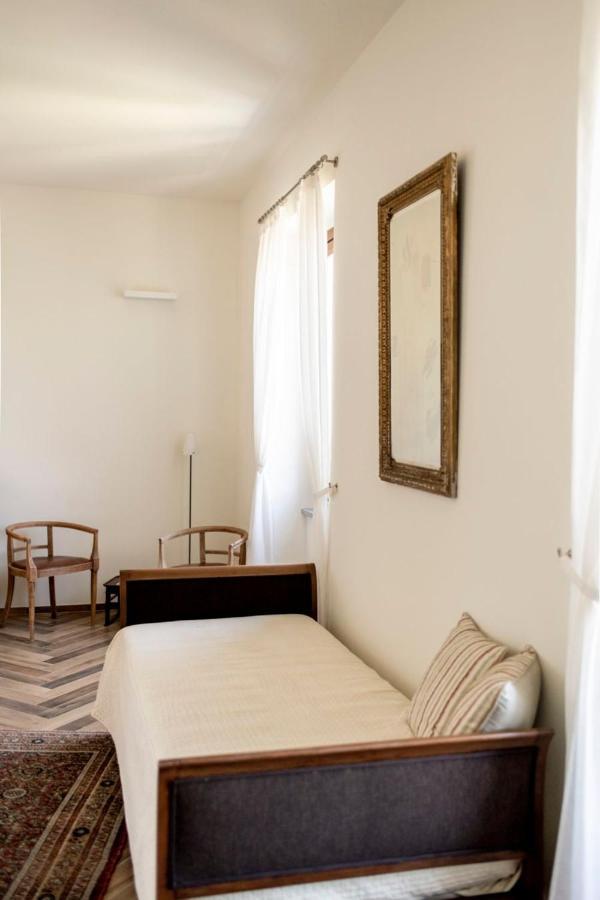 Le Vecchie Persiane - Bed&Breakfast Diano dʼAlba Exterior foto